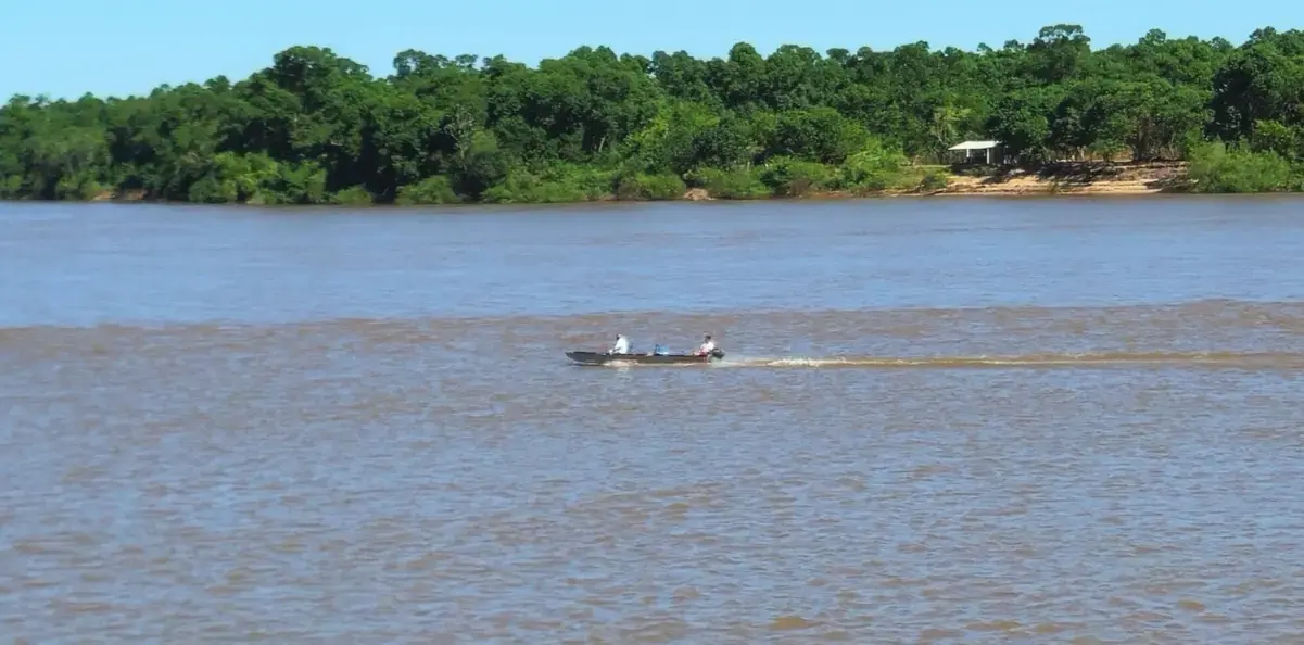 Rio Araguaia enfrenta ameaças ambientais e avanço de espécie gera debate entre pescadores e especialistas