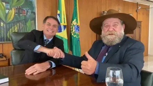 No Podemos, Barbudo pode bater Neri e Roveri