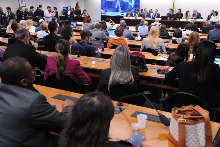 Câmara instala comissão sobre PEC da redução da maioridade penal