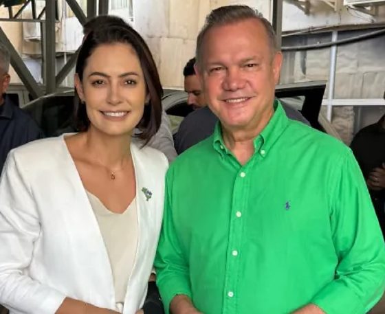 Michelle e Flávio Bolsonaro terão influência na escolha do vice de Wellington