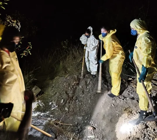 Adolescente sequestrada é encontrada morta, com mãos amarradas e corda no pescoço