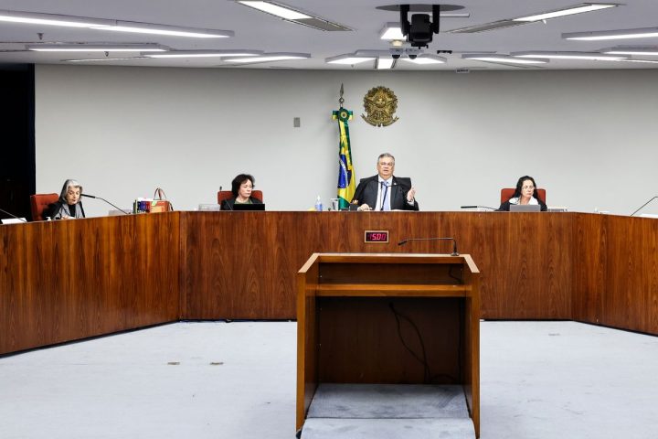 Dino e Moraes defendem rediscutir dispensa de diploma para jornalista