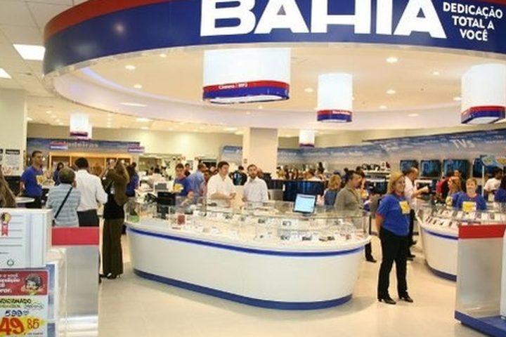 Justiça suspende demissões em massa de trabalhadores das Casas Bahia