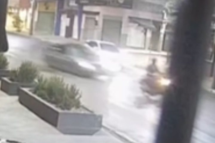 Vídeo mostra momento em que BMW atropela motociclista no centro de Cuiabá; veja