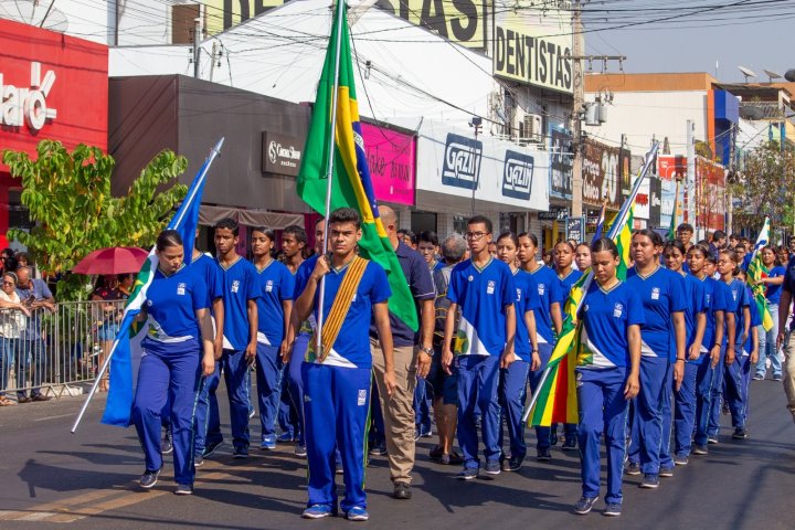 15 DE SETEMBRO: Prefeitura realiza Desfile Cívico-Militar em comemoração aos 78 anos de Barra do Garças