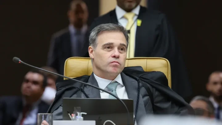 Mendonça nega pedido de Zé Trovão para suspender aumento do Bolsa Família