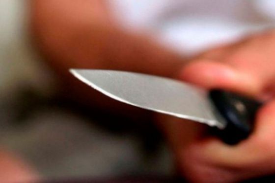 Mãe é esfaqueada pelo próprio filho de 11 anos dentro de casa em MT