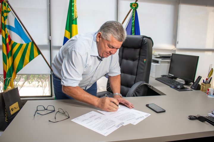 Dr. Adilson conquista implantação de sinal de telefonia móvel no distrito de Indianópolis