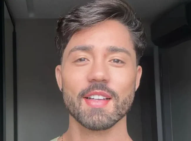 Rico Melquiades anuncia saída do Brasil no dia da proibição das bets