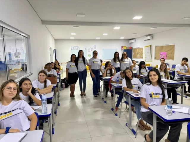 ENEM 2026: “Ter um cursinho próprio na cidade e poder participar gratuitamente é maravilhoso”, diz aluna do SuperAção