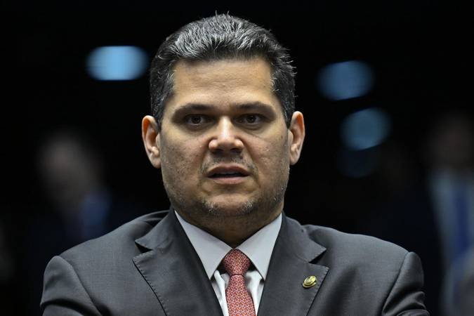 Presidente do Senado marca para segunda votação do fim da escala 6x1