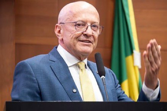 Pivetta é reeleito governador de Mato Grosso.