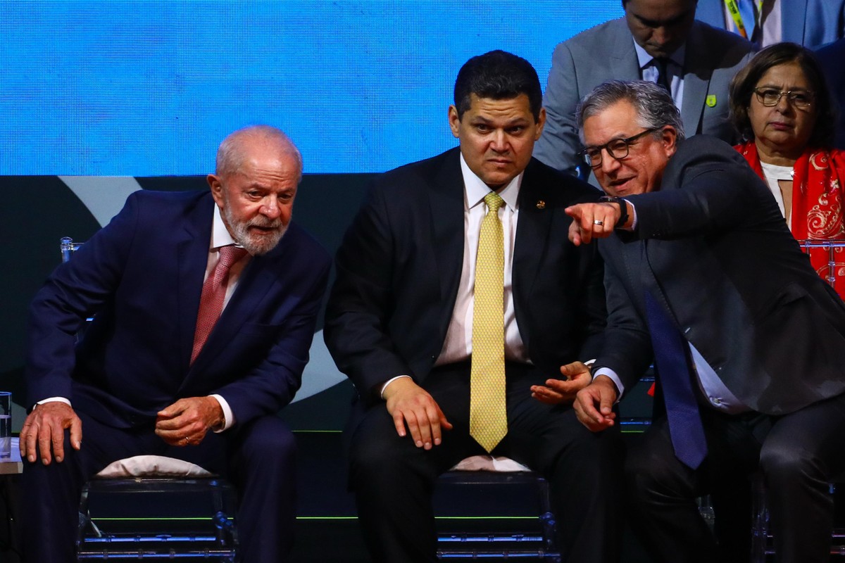 governo-lula-anuncia-criacao-de-portal-para-facilitar-contratacao-de-meis-por-prefeituras