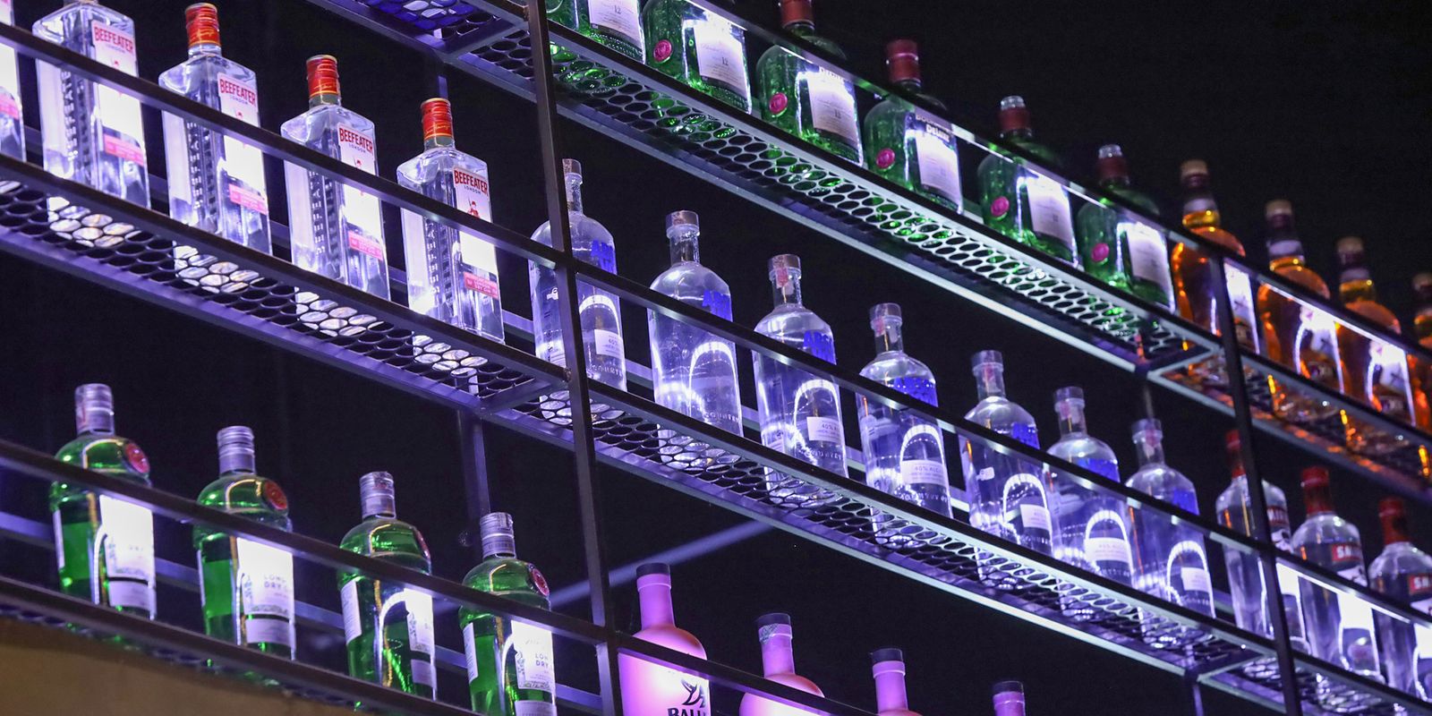 fiscalizacao_em_distribuidoras_de_bebidas_03_0.jpg © Sandro Araújo/Agência Saúde DF