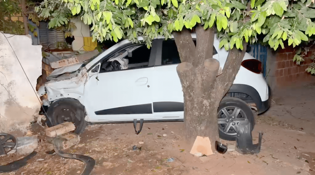 Carro-colisao-muro-Sinop-agosto-2026-Sinop-Urgente.png