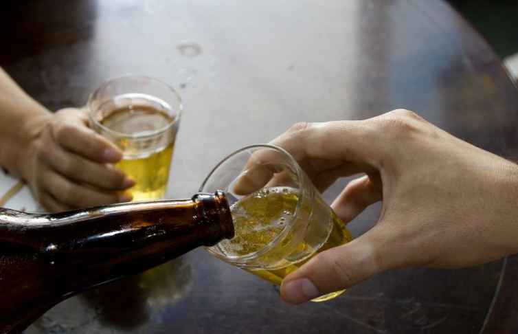 3166594713-bar-cerveja-bebida-alcoolica-usp-imagens-e1511519681834.jpg
