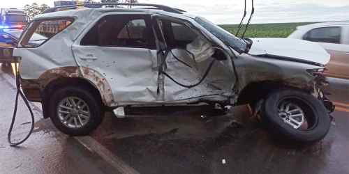 Acidente-Toyota-Hliux-e-Ford-Fiesta-BR-163-Sorriso-3-dezembro-2021-assessoria.jpg