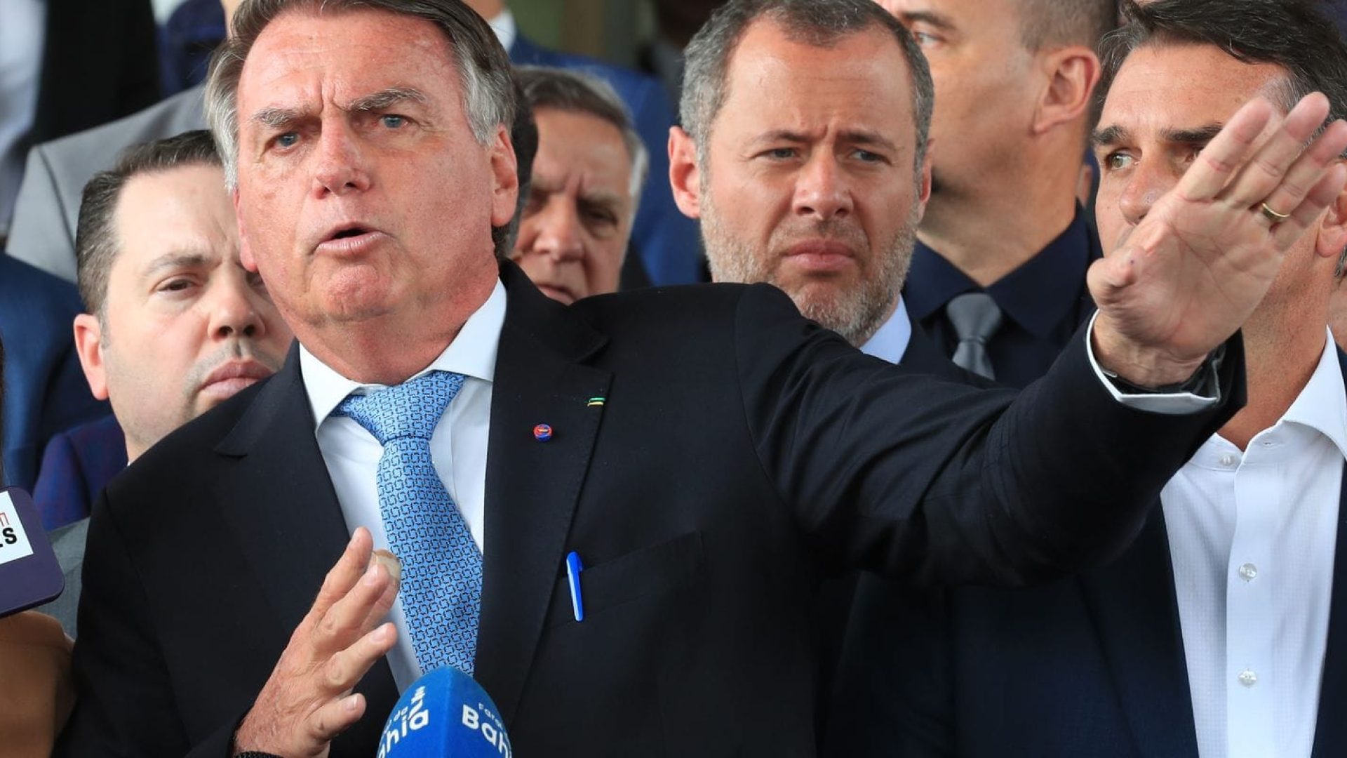 Oposição classifica de arbitrárias medidas cautelares contra Bolsonaro